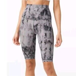 Lululemon Size 4 Align Super High Rise Shorts 10" Diamond Dye Pitch Grey Biker